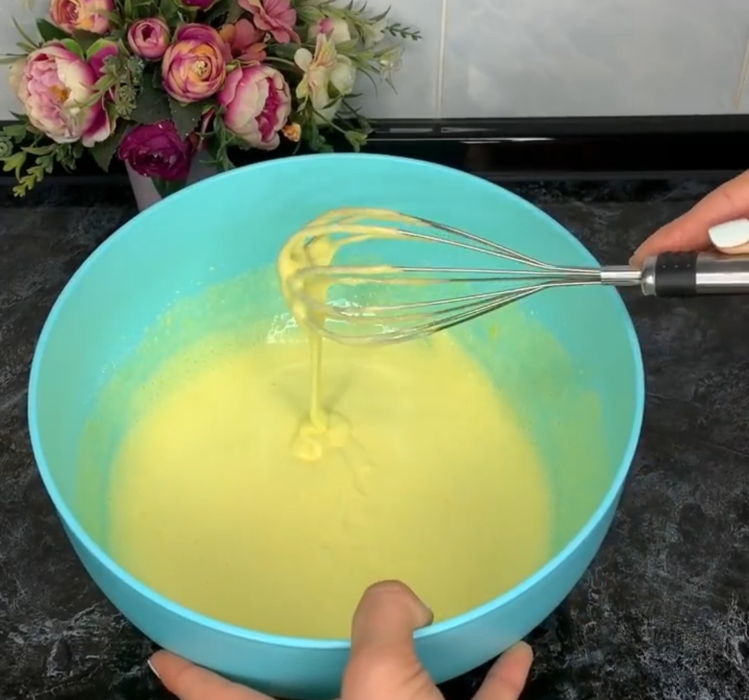 Торт “Шоколадна ніжність” – найпростіший покроковий рецепт приготування з фото. Бісквіт на окропі із содою