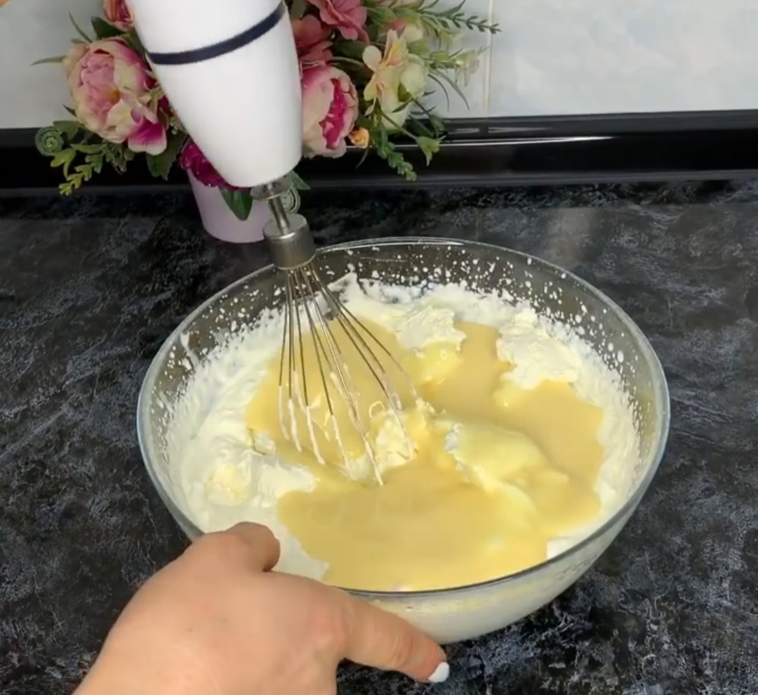 Торт “Шоколадна ніжність” – найпростіший покроковий рецепт приготування з фото. Бісквіт на окропі із содою