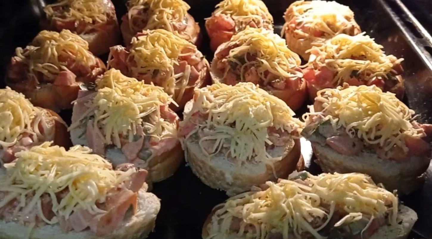 Хрумкі гарячі бутерброди в духовці (додала цей рецепт собі в «скарбничку», підійдуть навіть на святковий стіл)